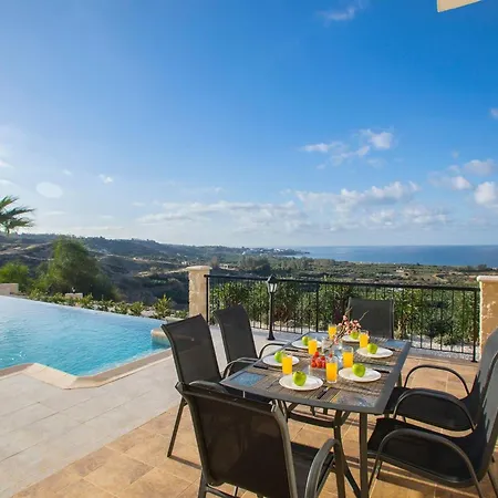 Magnificent Coral Bay Azure Cove 3 Bedrooms Great Sea Views Well-furnished