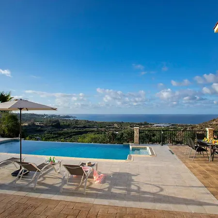 Magnificent Coral Bay Azure Cove 3 Bedrooms Great Sea Views Well-furnished