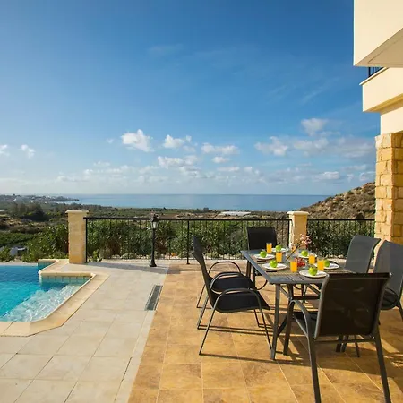 Magnificent Coral Bay Azure Cove 3 Bedrooms Great Sea Views Well-furnished
