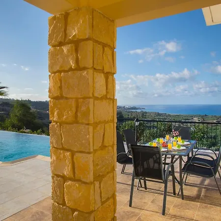 Magnificent Coral Bay Azure Cove 3 Bedrooms Great Sea Views Well-furnished