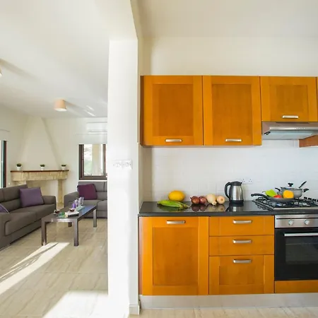 빌라 Magnificent Coral Bay Azure Cove 3 Bedrooms Great Sea Views Well-furnished *
