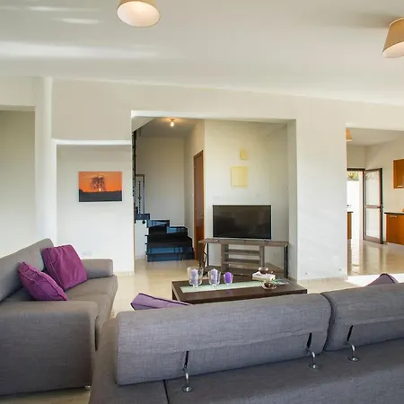 Magnificent Coral Bay Azure Cove 3 Bedrooms Great Sea Views Well-furnished * 페이야