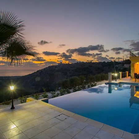 Magnificent Coral Bay Azure Cove 3 Bedrooms Great Sea Views Well-furnished 빌라 페이야