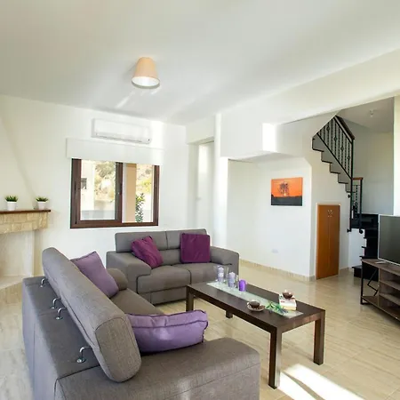 Magnificent Coral Bay Azure Cove 3 Bedrooms Great Sea Views Well-furnished *
