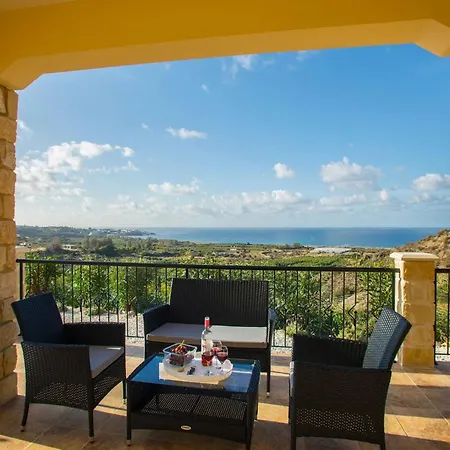 Magnificent Coral Bay Azure Cove 3 Bedrooms Great Sea Views Well-furnished